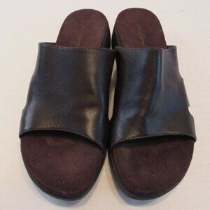 Croft and Barrow Brown Slip On Open Toe Slide Calista Leather Sandal Size 6M